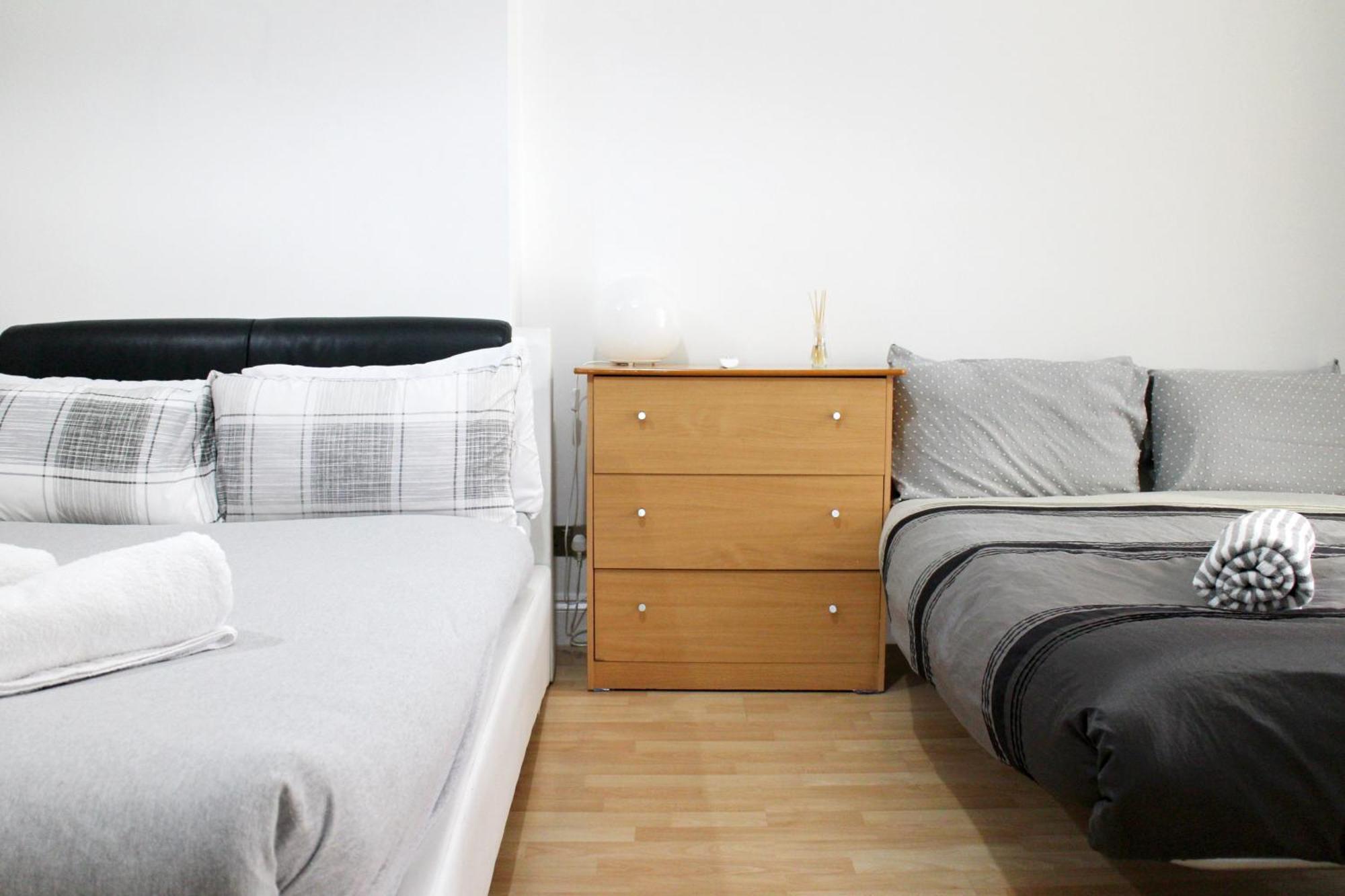 Large Studio Garden Flat On Golders Green Road Londres Exterior foto