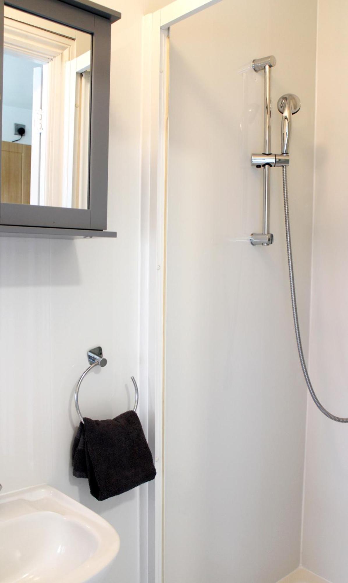 Large Studio Garden Flat On Golders Green Road Londres Exterior foto
