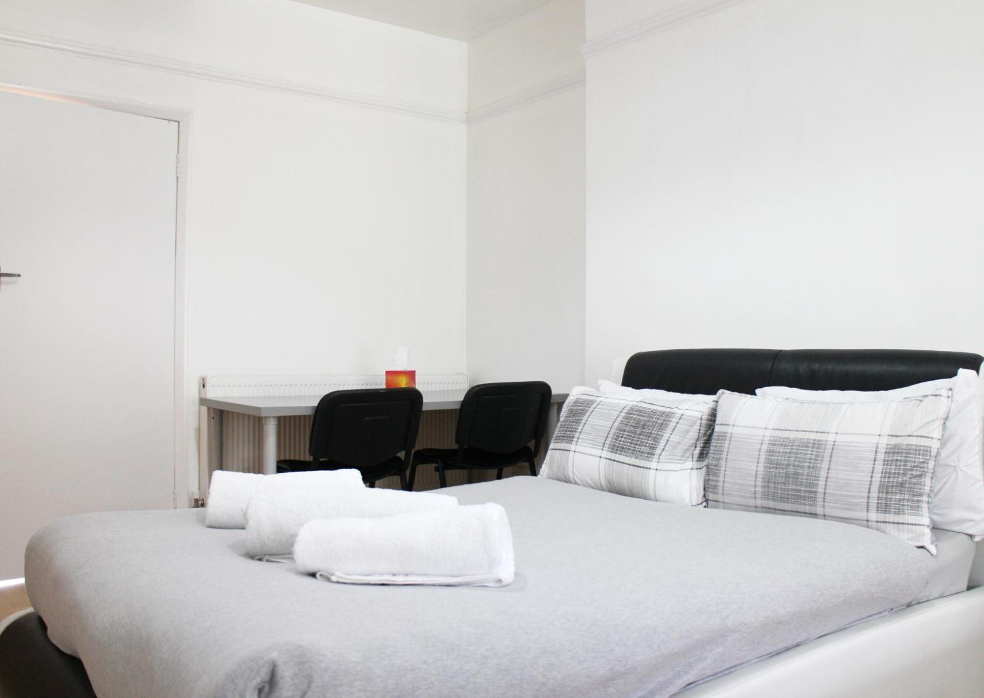 Large Studio Garden Flat On Golders Green Road Londres Exterior foto