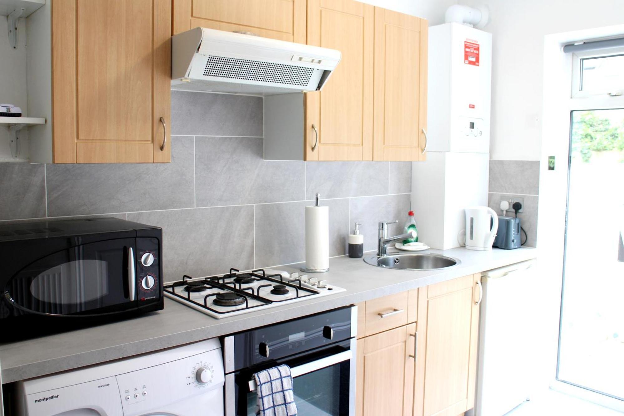 Large Studio Garden Flat On Golders Green Road Londres Exterior foto