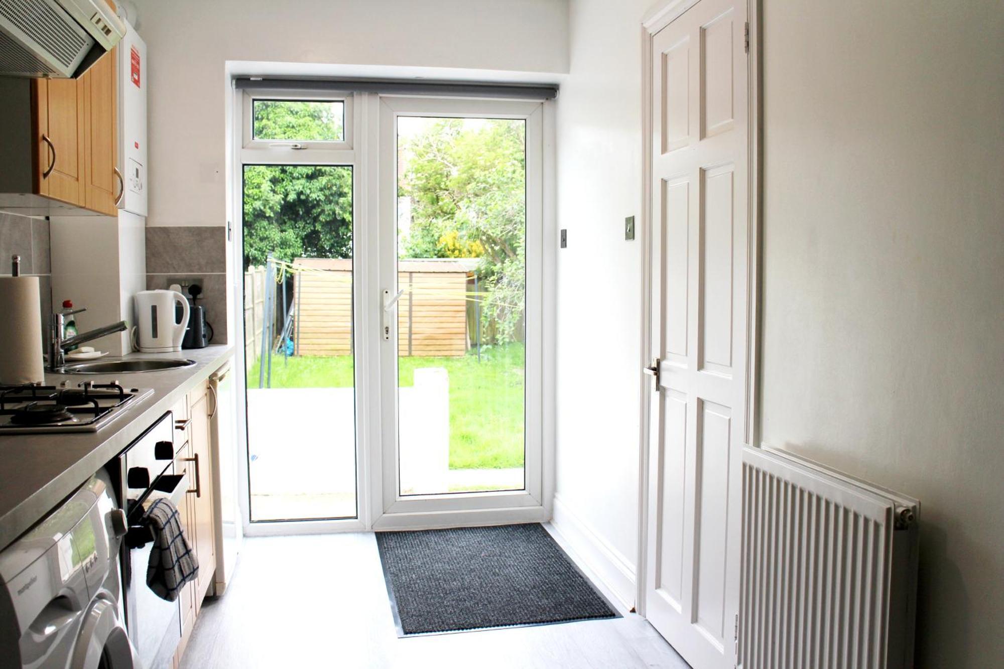 Large Studio Garden Flat On Golders Green Road Londres Exterior foto
